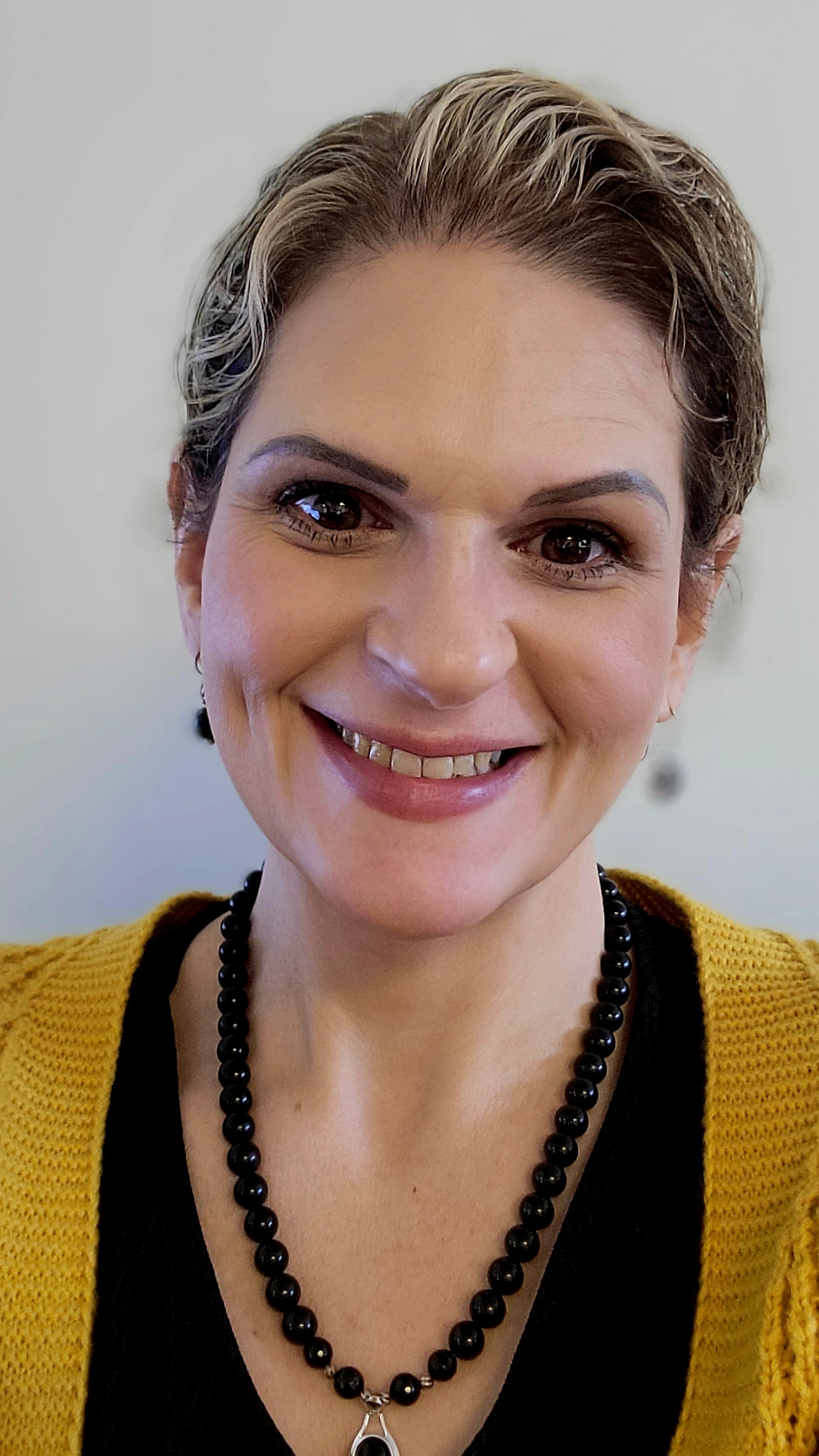 Profile photo of Holly Kelly